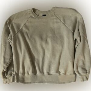 Gap crewneck sweater